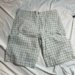 Sz 33 American eagle shorts